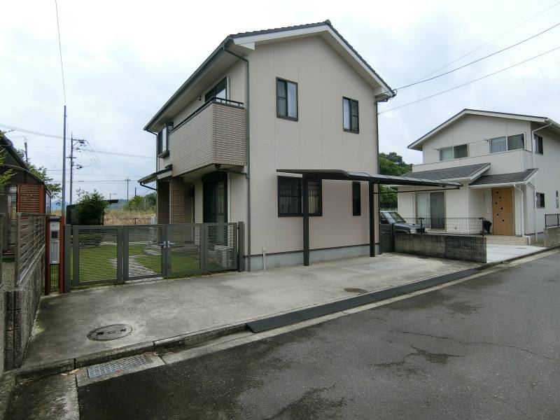 さぬき市寒川町石田東 一戸建 寒川町石田東２階建て中古住宅の外観写真