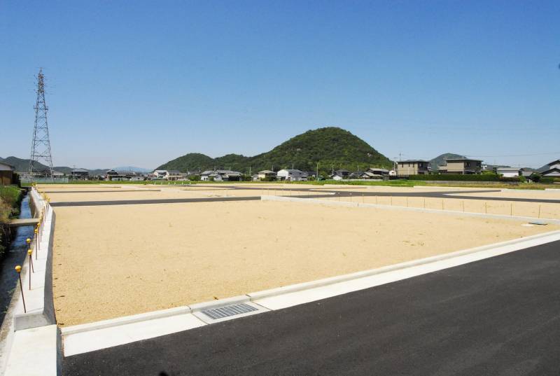 さぬき市寒川町石田東 寒川中央団地13号地の外観写真