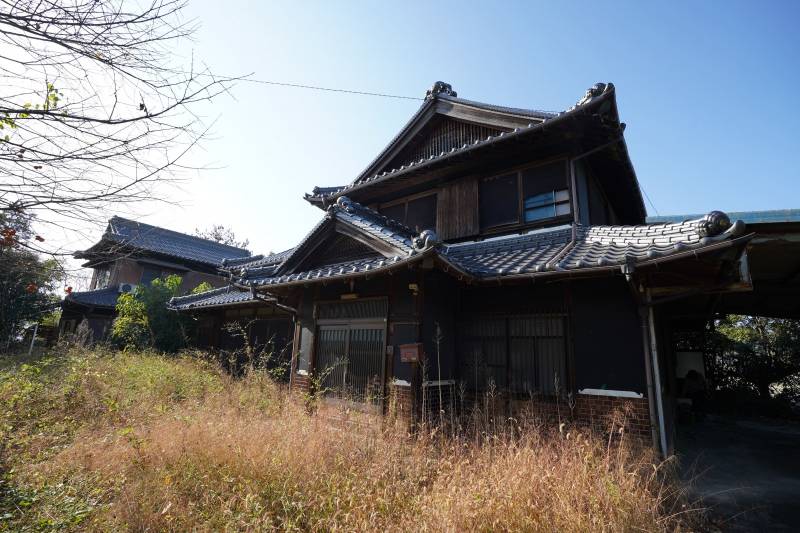 三豊市財田町財田中 一戸建 田園地帯に建つ広い家の外観写真