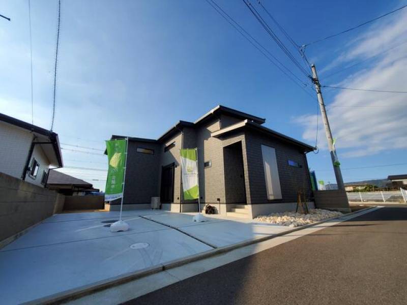 高松市新田町甲 一戸建 の外観写真