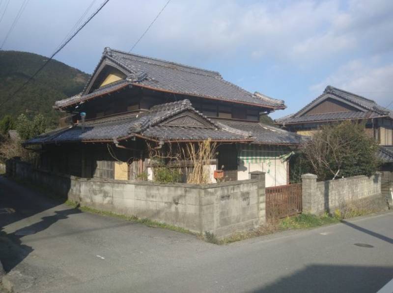 西条市丹原町田滝 一戸建 の外観写真