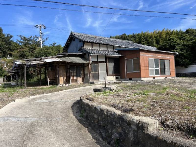 松山市磯河内 一戸建 の外観写真