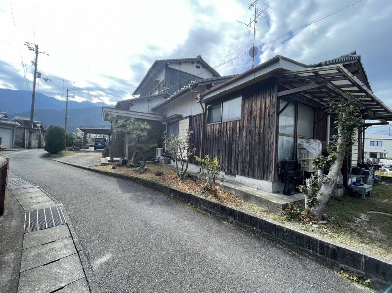 新居浜市大生院 一戸建 の外観写真