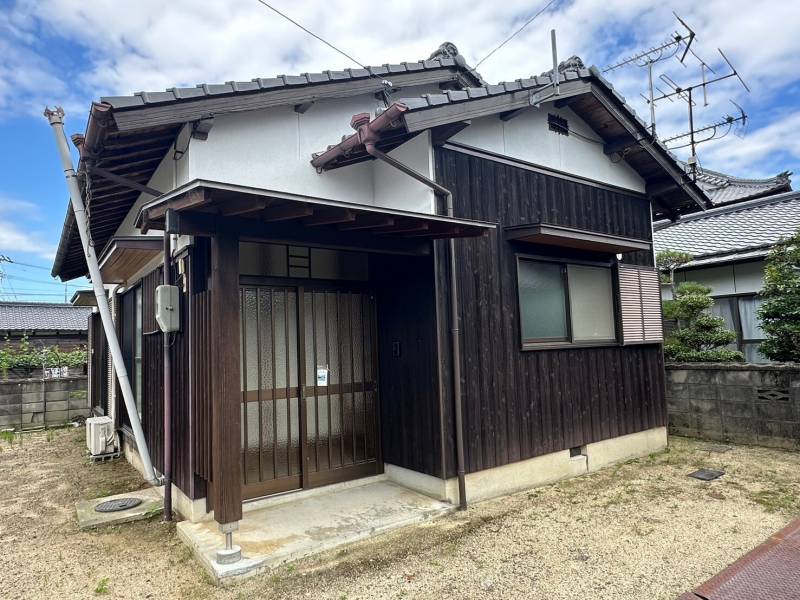 新居浜市城下町 一戸建 の外観写真