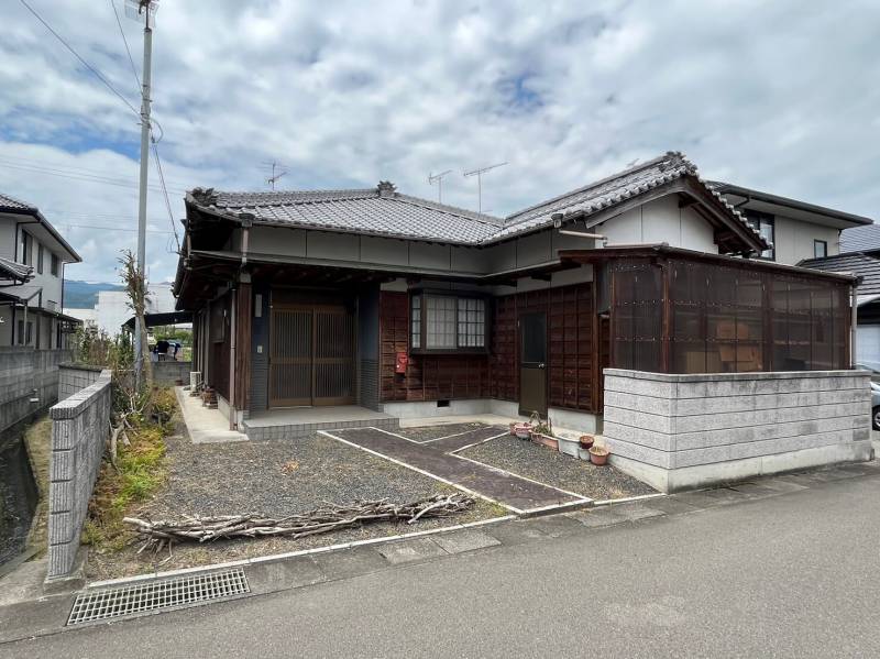 西条市三芳 一戸建 の外観写真