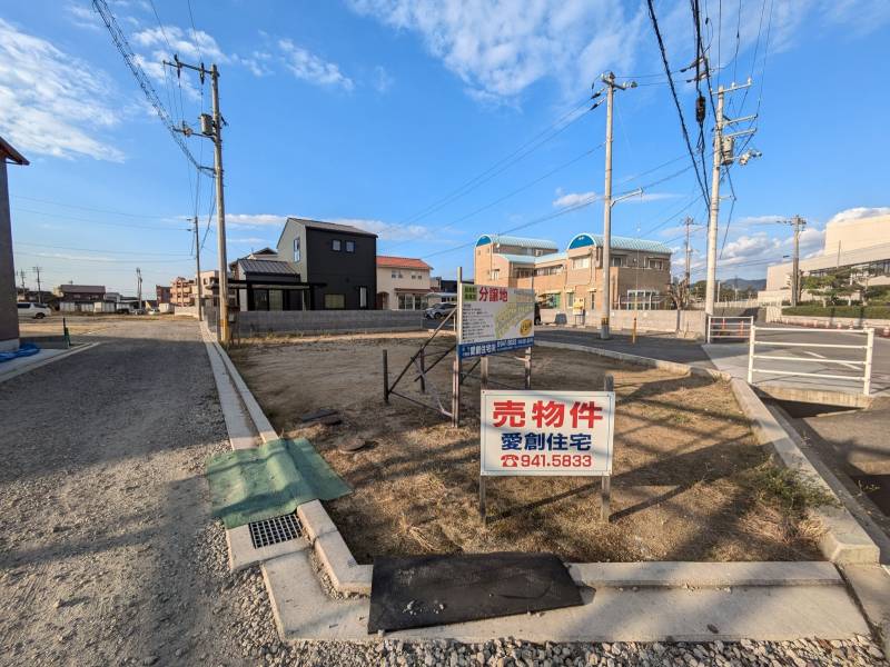 伊予郡砥部町高尾田 砥部町高尾田（大学前）8号地の外観写真