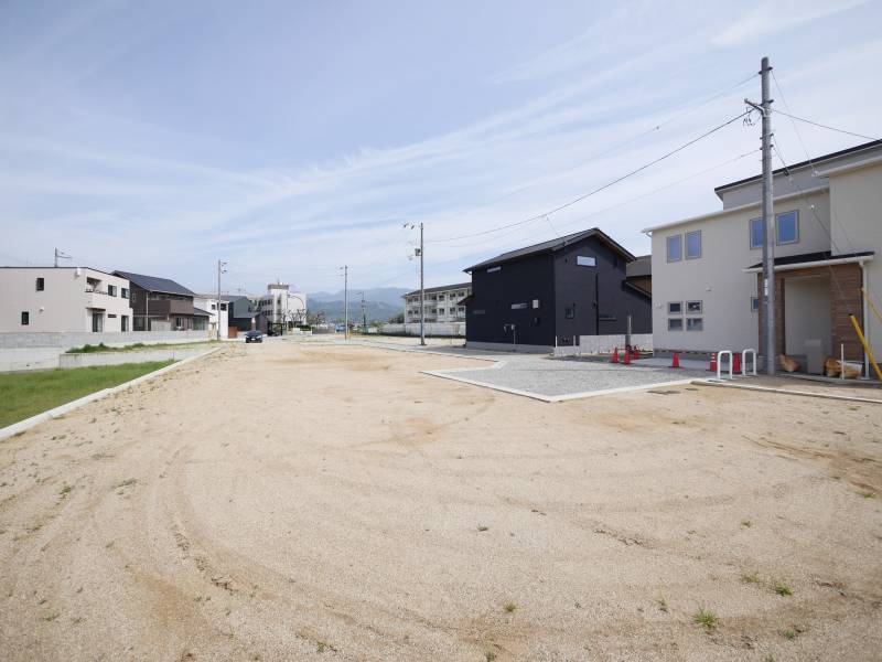 伊予郡砥部町高尾田 砥部町高尾田（大学前）13号地の外観写真