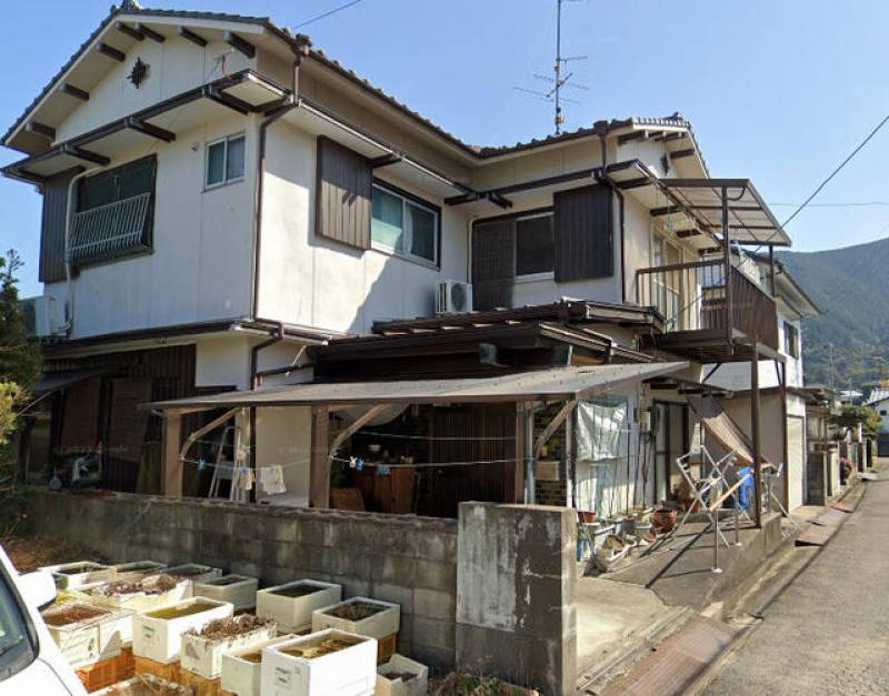 新居浜市西連寺町 一戸建 の外観写真