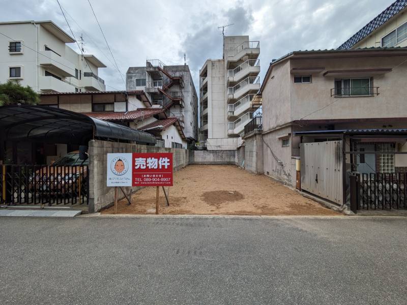 松山市平和通 の外観写真