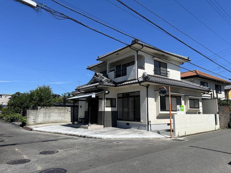 松山市富久町 一戸建 完成！フルリノベーション住宅の外観写真