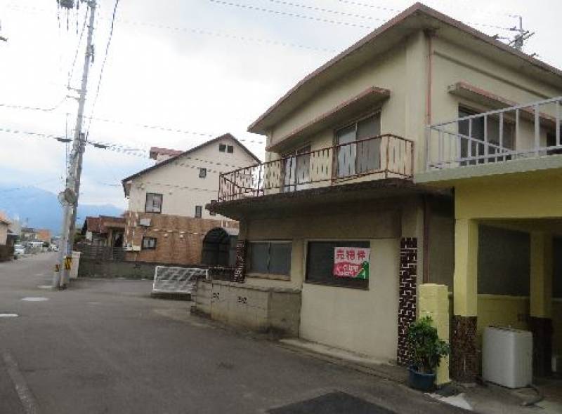 新居浜市南小松原町 一戸建 新居浜市南小松原町中古住宅の外観写真