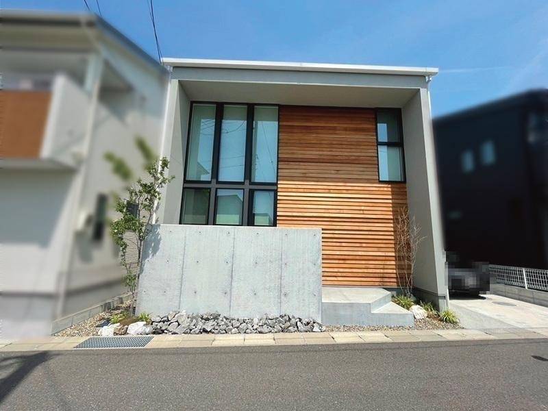 高知市朝倉丙 一戸建 の外観写真