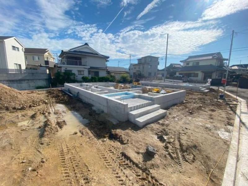 松山市西長戸町 一戸建 の外観写真