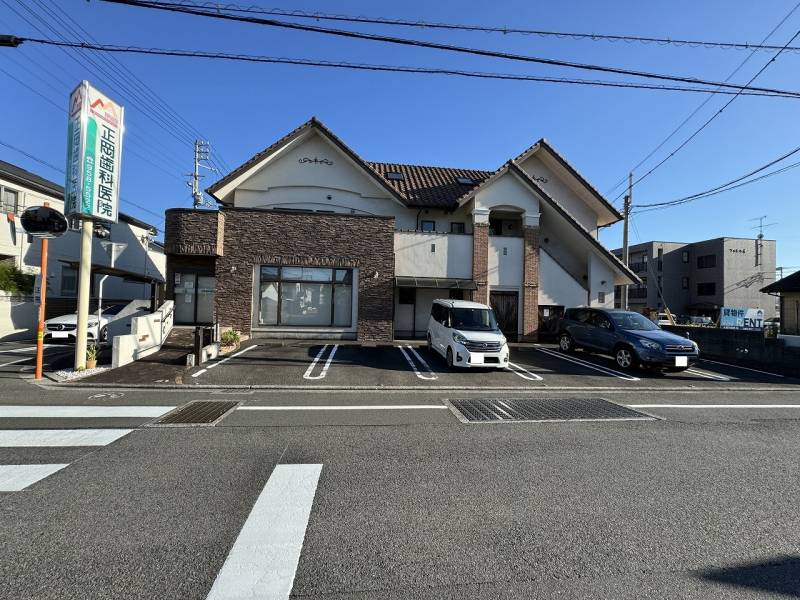 松山市古川北 一戸建 売歯科医院兼住宅の外観写真