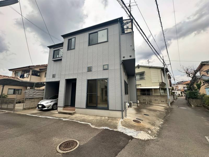 松山市立花 一戸建 立花4丁目　中古住宅の外観写真