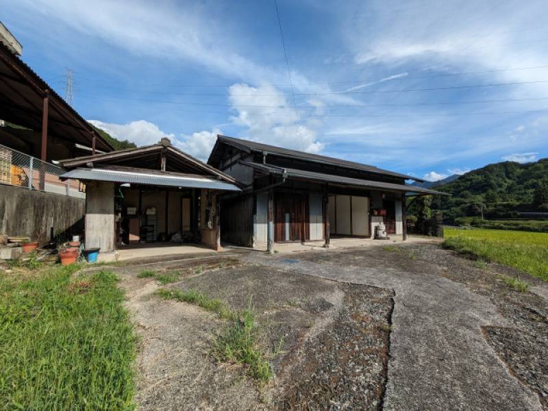 松山市窪野町 一戸建 の外観写真