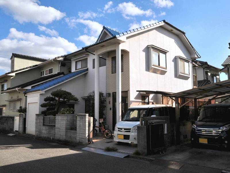 松山市安城寺町 一戸建 の外観写真