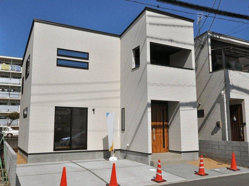 松山市山西町 一戸建 の外観写真