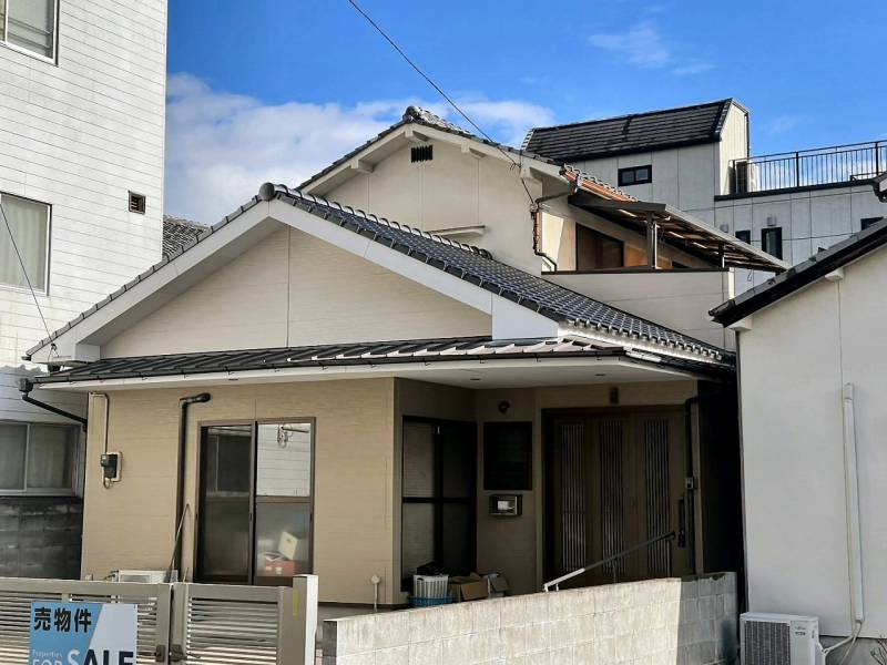 松山市西一万町 一戸建 の外観写真