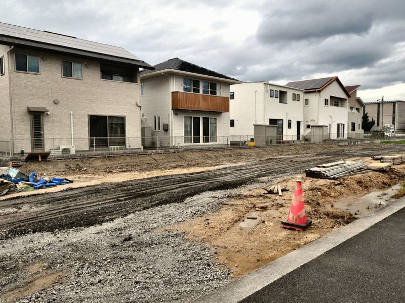 松山市空港通り  6号地の外観写真