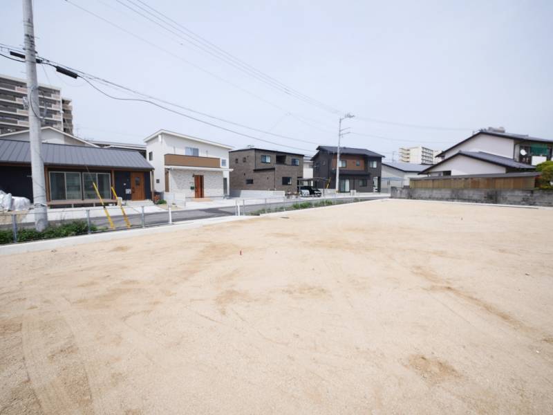 伊予郡砥部町高尾田 県営住宅児童遊園前8号地の外観写真