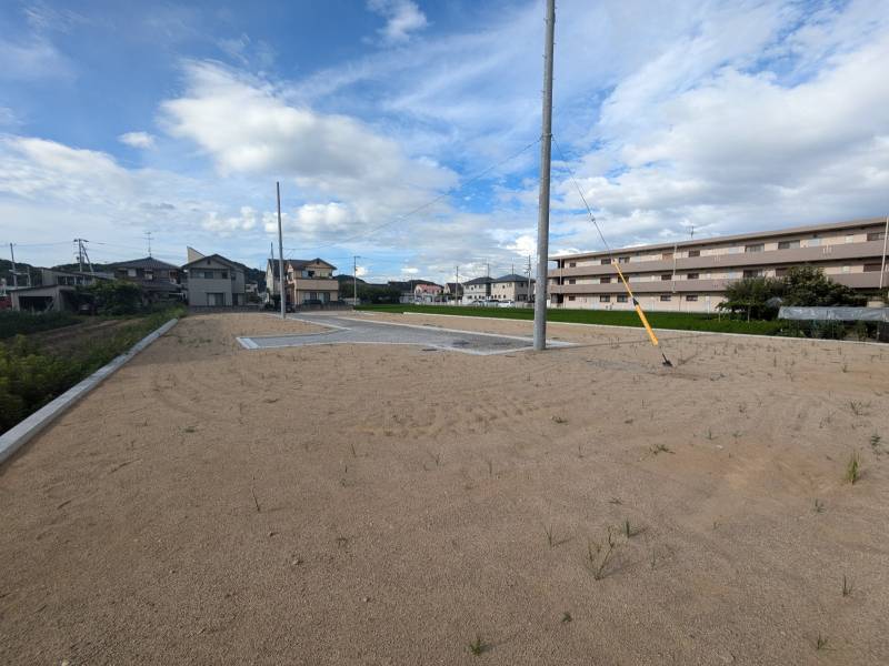 松山市南吉田町 4号地の外観写真