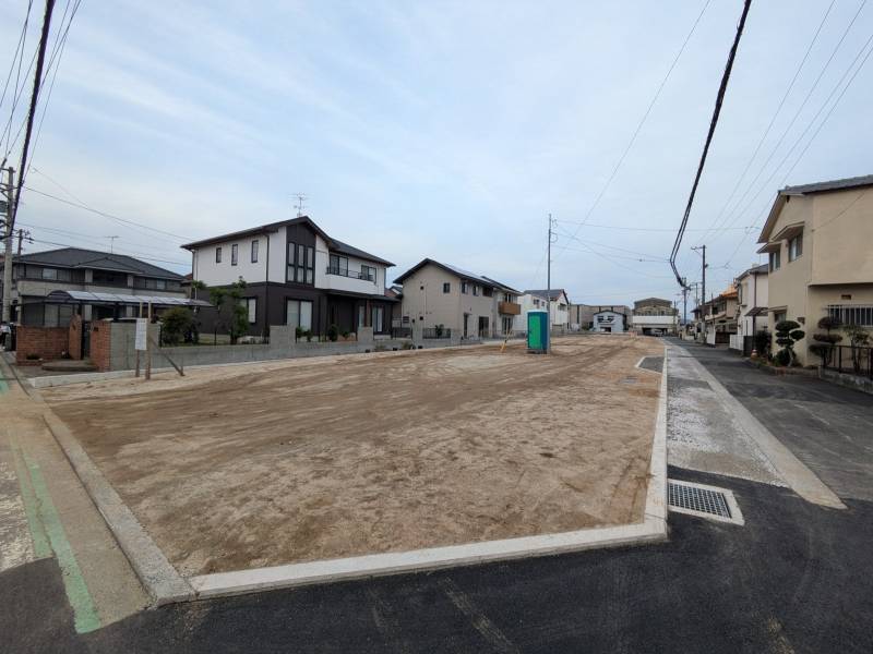 松山市空港通 8号地の外観写真