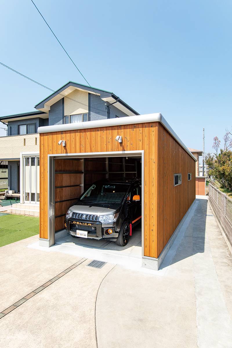 Garage Design Toybox 株 ヨコイ 空間デザイン事業部の住宅実例 限られたスペースを最大限に広く確保されたガレージ空間 香川の家
