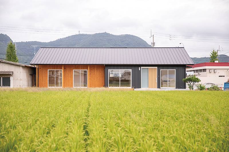 株 佐伯工務店の住宅実例 自然素材と想いに寄り添うプランで描いた3世代家族のおだやかな暮らし 香川の家