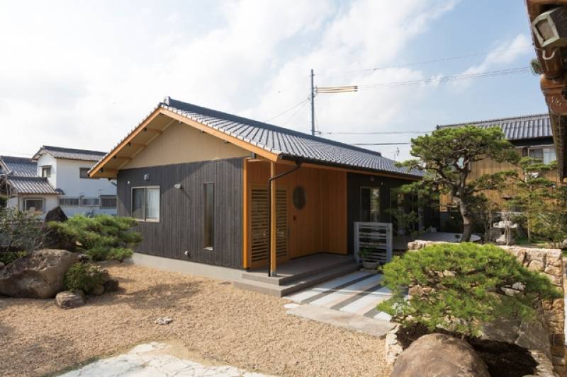 有 和住宅の住宅実例 日本庭園がつなぐ 母屋と離れ 素晴らしき 理想の家族像 香川の家