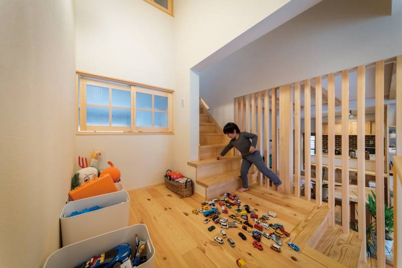 遮るものがない広々リビング
平屋風に暮らせる2階建ての家 画像11枚目