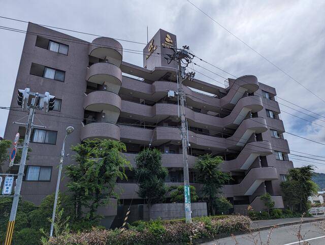 香川県高松市今里町１丁目 アルファガーデン楠上 3階 3LDK  物件写真1