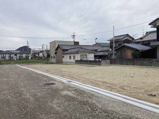 　⑦号地＋北側隣地 松山市北条辻  物件写真1