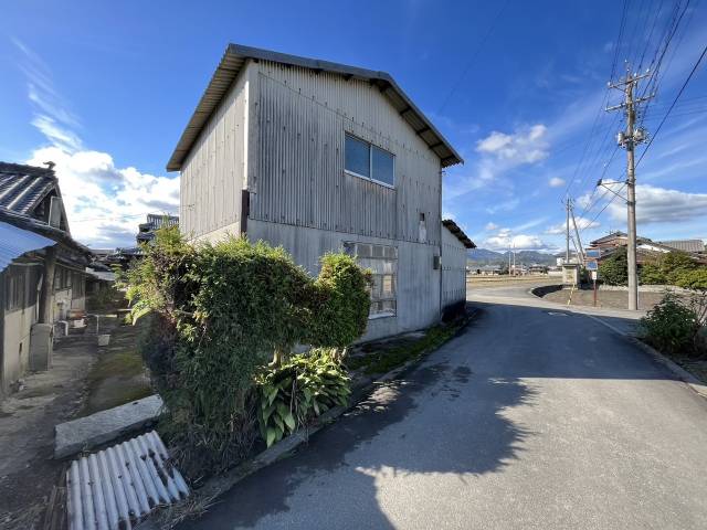 西条市丹原町願連寺 西条市丹原町願連寺   物件写真1