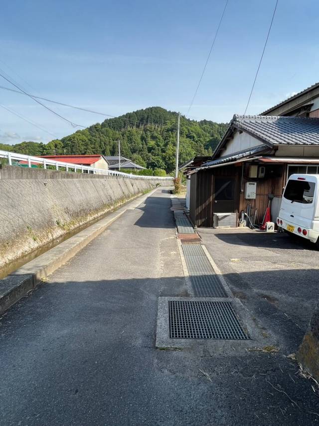 西条市小松町妙口 西条市小松町妙口   物件写真1