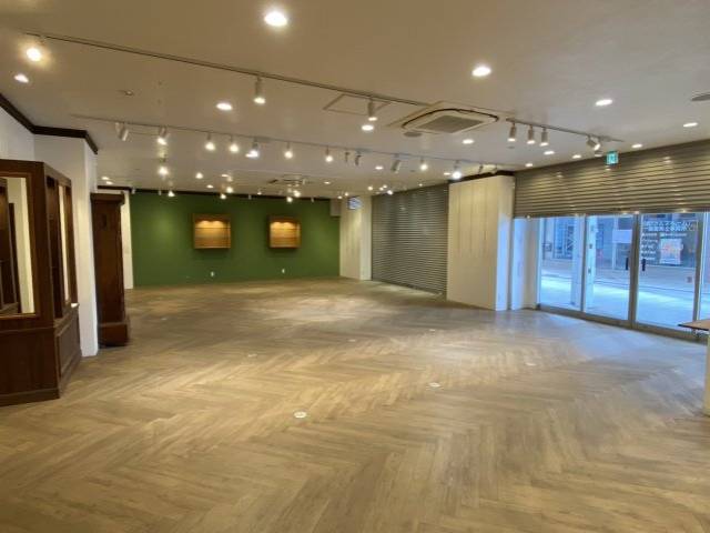 西条市大町 エストソレイユ紺屋町テナント  物件写真1