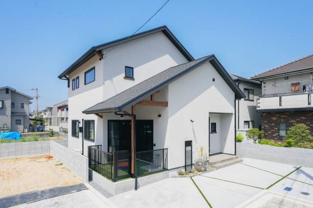 松山市東長戸3丁目389-11 松山市東長戸 一戸建 【松山市東長戸】分譲モデルハウス 物件写真1