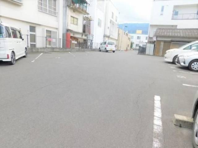 愛媛県四国中央市三島中央３丁目 三木ビル駐車場　伊予三島の賃貸駐車場 3 物件写真1