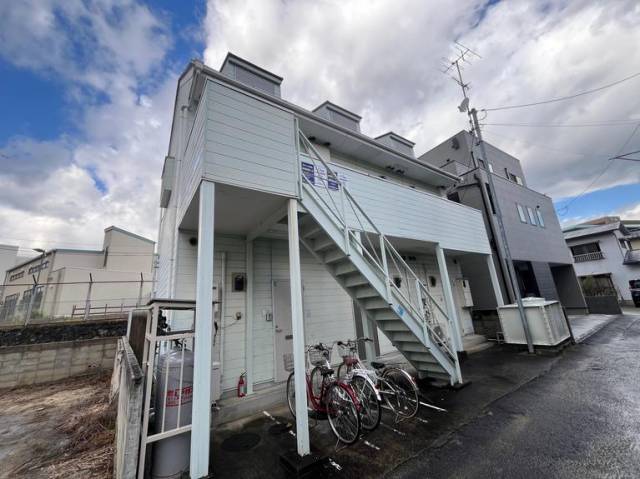 愛媛県松山市桑原３丁目 東雲ハイツ  物件写真1