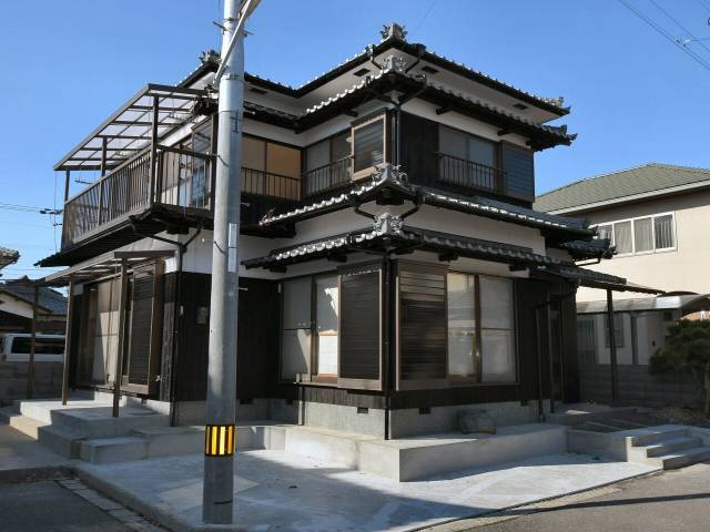 松山市西長戸町 一戸建画像2枚目