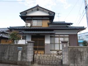 高知市神田一戸建て の外観写真