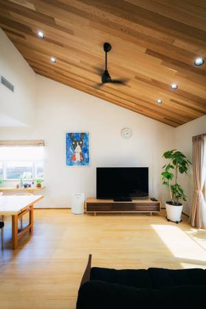 忙しい日常も豊かさに変わる 自然素材とともに大らかに暮らす平屋 画像7枚目