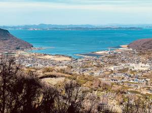 海があり山がある、生まれ育った下笠居の風景が 家づくりのエッセンスになっている